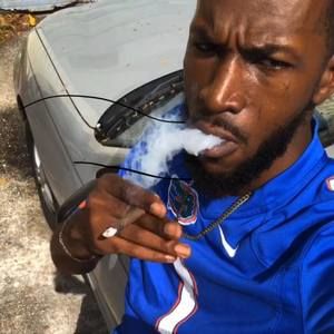 Meet your Posher, Derrell